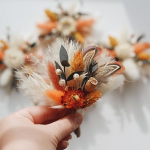 Boho Dried Flower Boutonniere in Burnt Orange, Rustic Fall Wedding Buttonhole for Groom or Groomsmen, Groom Accessory