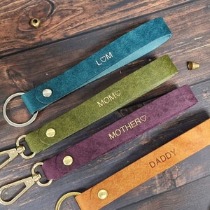 Llavero de pulsera de cuero personalizado, llavero con correa con monograma, regalo de iniciales, regalo personalizado, llavero de pulsera, regalo de tercera boda