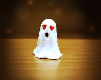 Paper clay sculpture mini Ghost in love, funny Valentine&#39;s Day gift idea, paper clay Valentine&#39;s Day decoration