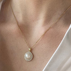 14K Gold Freshwater Halo Pearl Necklace, Natural Pearl Gold Necklace with Zircon Stones Birthday Gift for Girlfriend Wedding Jewelry