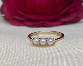 14K 18K Gold Freshwater Three Pearl Ring Minimalist Freshwater 3 Pearl Ring White Pearl Dainty Stackable Ring Engagement & Anniversary Gift