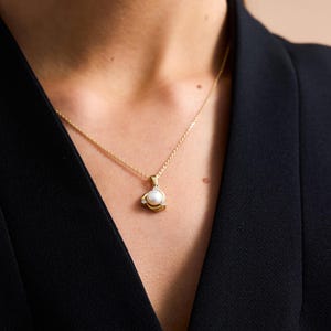 14 Carat Gold Natural Pearl Necklace with 6 mm Zircon Stone, Charm Necklace, 14k Real Gold, Minimalist Jewellery, bridal necklace