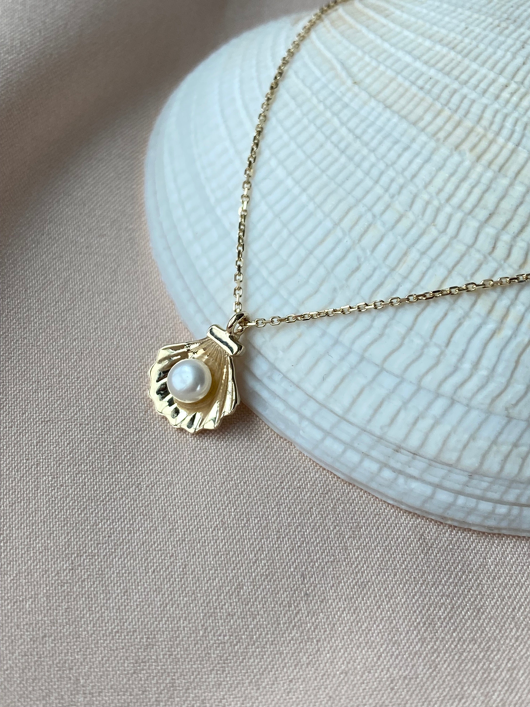 Elegant 14k Gold Oyster Pearl Necklace Shell Necklace Oyster Single White Pearl Shell Necklace Birthday Gifts for Her Wedding Jewelry
