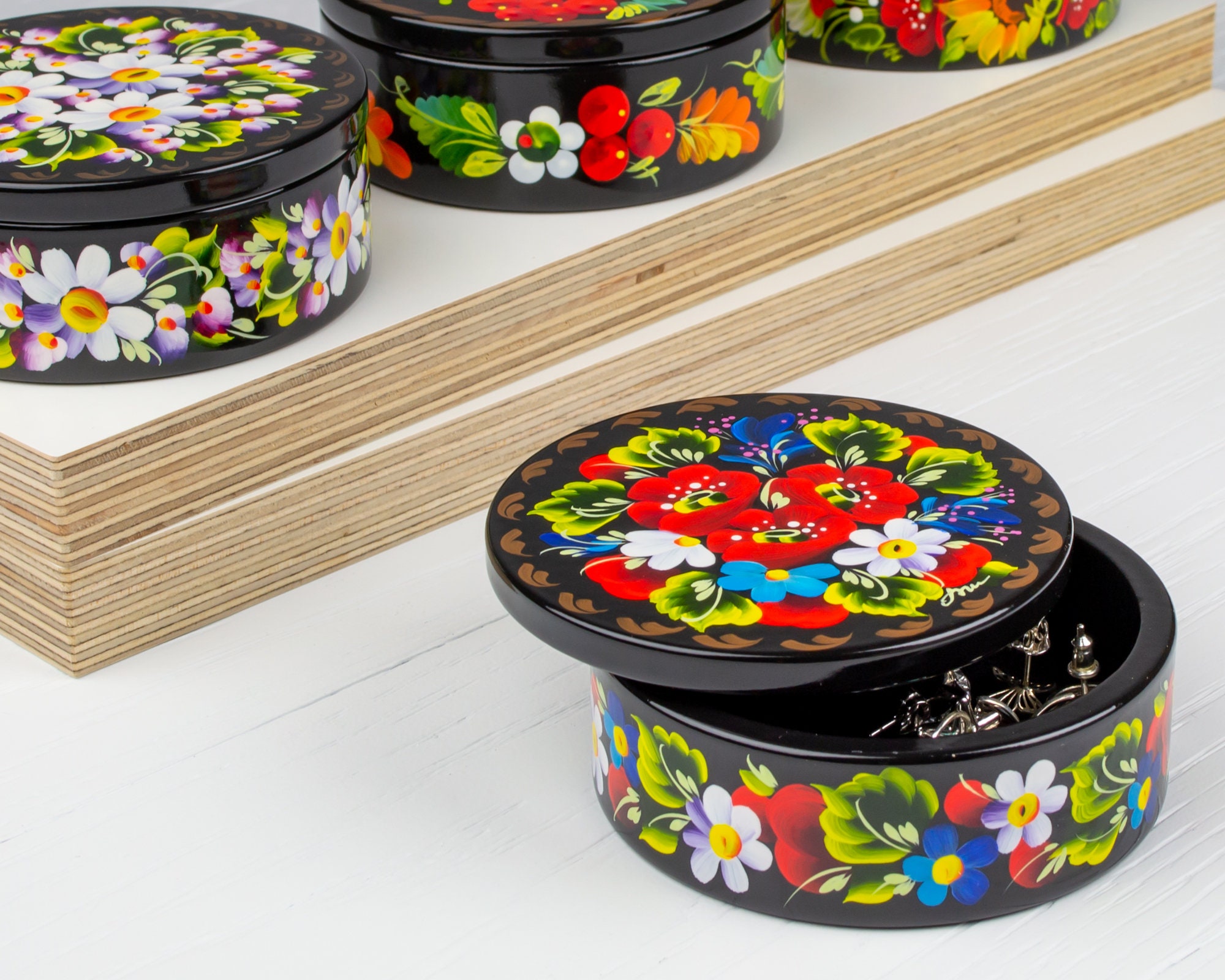 ウクライナの小さな装飾ボックス、手描きのジュエリーボックス、小物