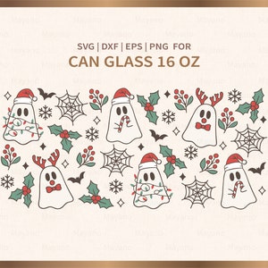K&ouml;nnte beinhalten: Ein digitales Design mit einer Sammlung von Weihnachts-Geistern, die Weihnachtsm&uuml;tzen und Rentiergeweihe tragen. Die Geister sind umgeben von Stechpalmen, Schneeflocken, Flederm&auml;usen und Spinnweben. Der Text "SVG | DXF | EPS | PNG F&Uuml;R GLASDOSEN 16 OZ" befindet sich oben im Design.