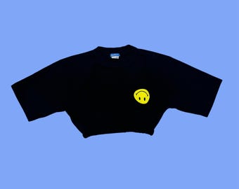 アップサイクルクロップドTシャツ：MARKET ブラックコットントップ、レディース ワンサイズ