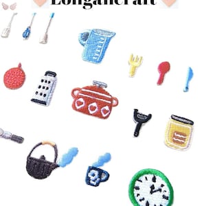 Può includere: Toppe ricamate a tema cucina, tra cui un misurino, una pentola, una grattugia e un orologio. Le toppe sono in vari colori e design, con il testo "Longancraft" in alto.