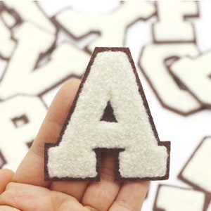 Toppa con lettere in ciniglia bianco crema da 2,7 pollici, toppe con alfabeto fai da te, toppe per borse per abbigliamento, toppe ricamate da stirare
