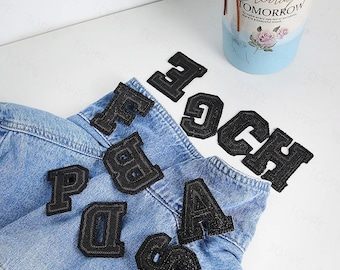 Écusson à lettres sequins noirs, appliqués à repasser/coudre (2,6 pouces)