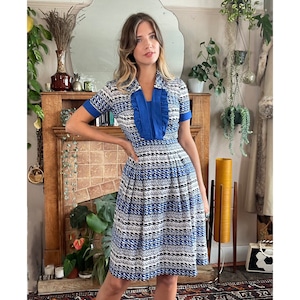 Vintage 1940s Blue Printed Day Dress Midi Cap Sleeve Collared Ruffle Bib A-Line S UK 8 10 US 4 6 Cotton Moss Crepe WW2