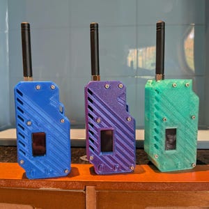 Meshtastic Heltec V4 LoRa Node – 915MHz, 1100mAh Battery, Custom 3D Printed Case – Off-Grid Mesh Messenger
