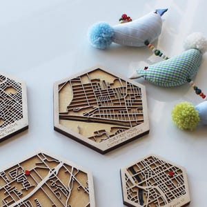 Personalisierte 3D-Karte aus Holz für Cumberland, Maryland – Laser-geschnittene sechseckige Wandkunst