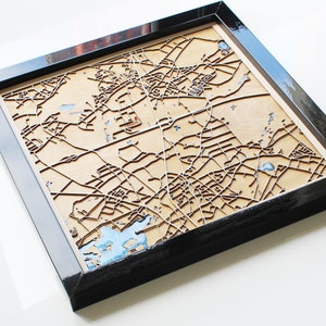 Carte de la ville de Belgique en bois | Art en bois et résine époxy, carte découpée au laser