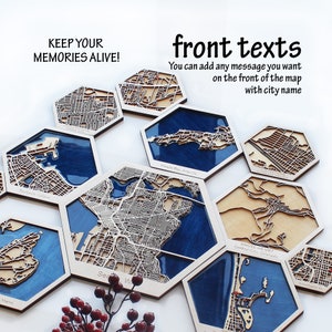 Peut inclure: Un ensemble de sous-verres hexagonaux en bois avec des cartes de villes d&eacute;coup&eacute;es au laser et de la r&eacute;sine bleue. Les sous-verres pr&eacute;sentent le texte "KEEP YOUR MEMORIES ALIVE!" et "front texts You can add any message you want on the front of the map with city name".