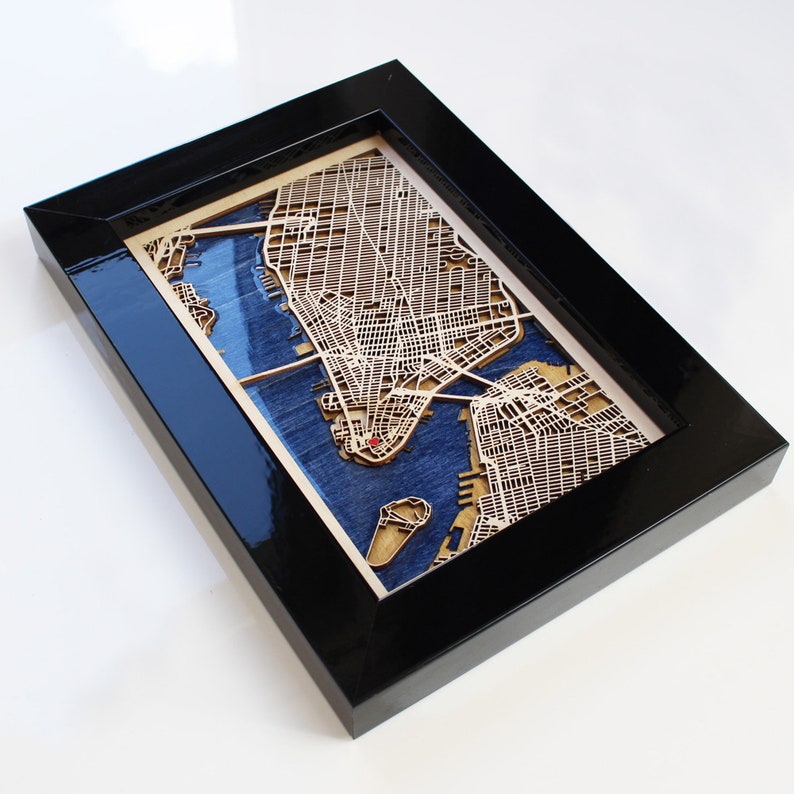 Mapa de la ciudad de NUEVA YORK, mapa de madera y epoxi con llavero y collar de la ciudad / Mapa de calles enmarcado en 3D cortado con láser / Cumpleaños de Navidad 5º aniversario imagen 1