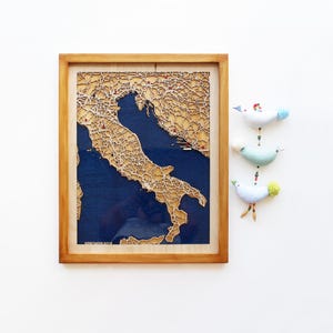 Handmade Italy Wooden Map – Wood and Epoxy Resin – Customizable Country Wall Art