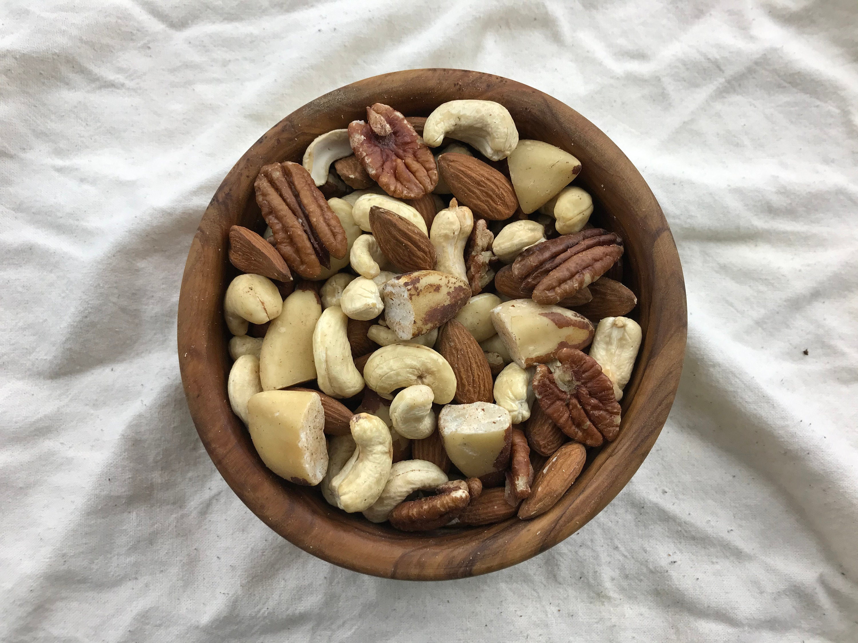 mixed nuts raw
