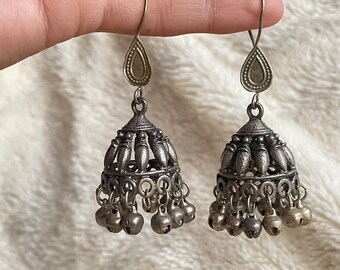 Rares vieilles boucles d’oreilles du Rajasthan, bijoux Kuchi antiques, boucles d’oreilles afghanes vintage, boucles d’oreilles jhumka tribales ethniques antiques des années 1960