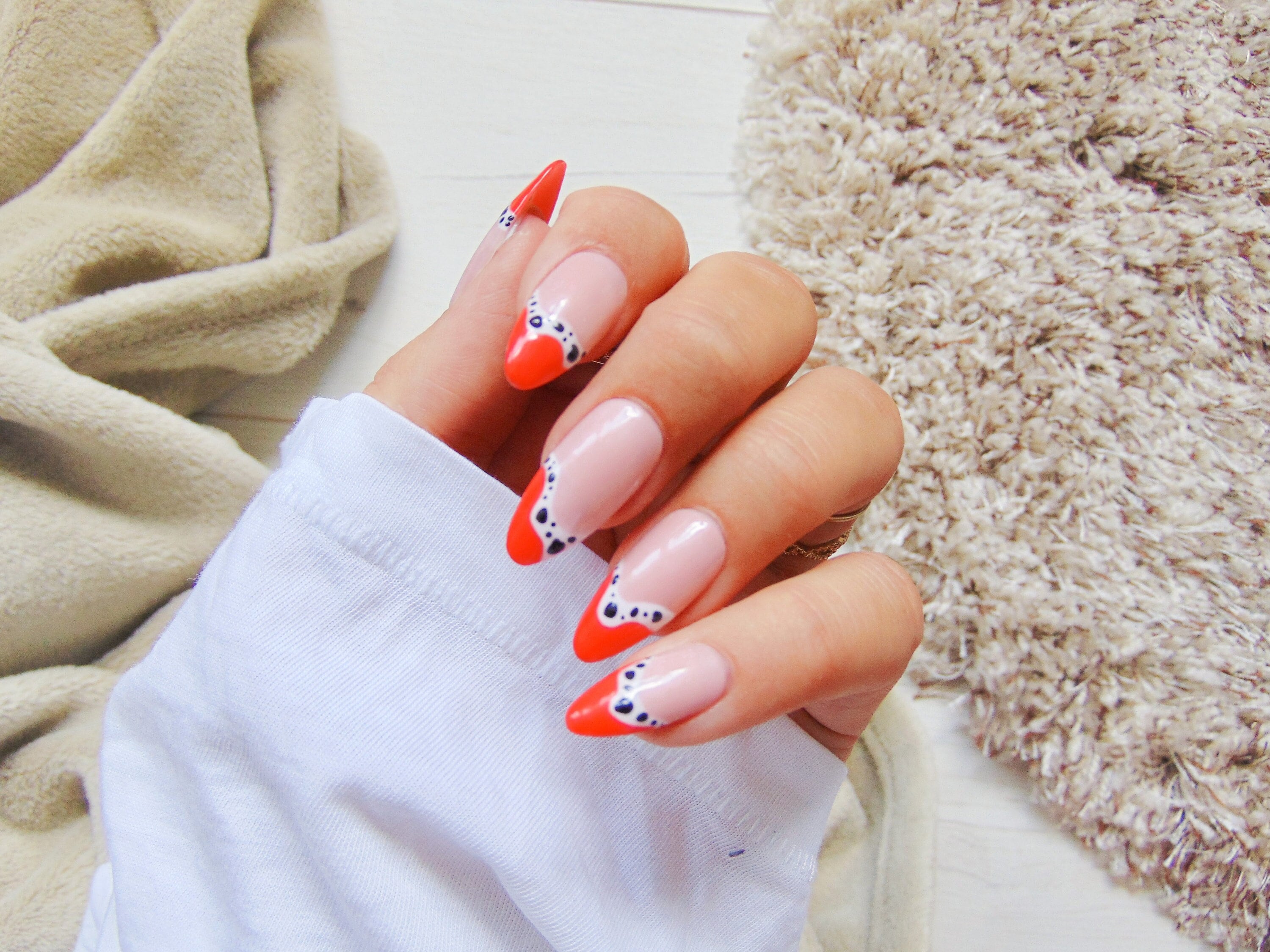 Red French Abstract Press On Nails "KENDALL" | 10 colorful Nails | artificial fingernails | trendy & modern