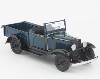 Danbury Mint 1/24 Scale 1931 Chevy Roadster Pickup Truck - Mint