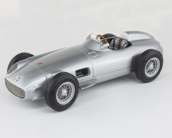 CMC Mercedes-benz W196 Silberpfeil-monoposto, Race Car, 1/18 Scale