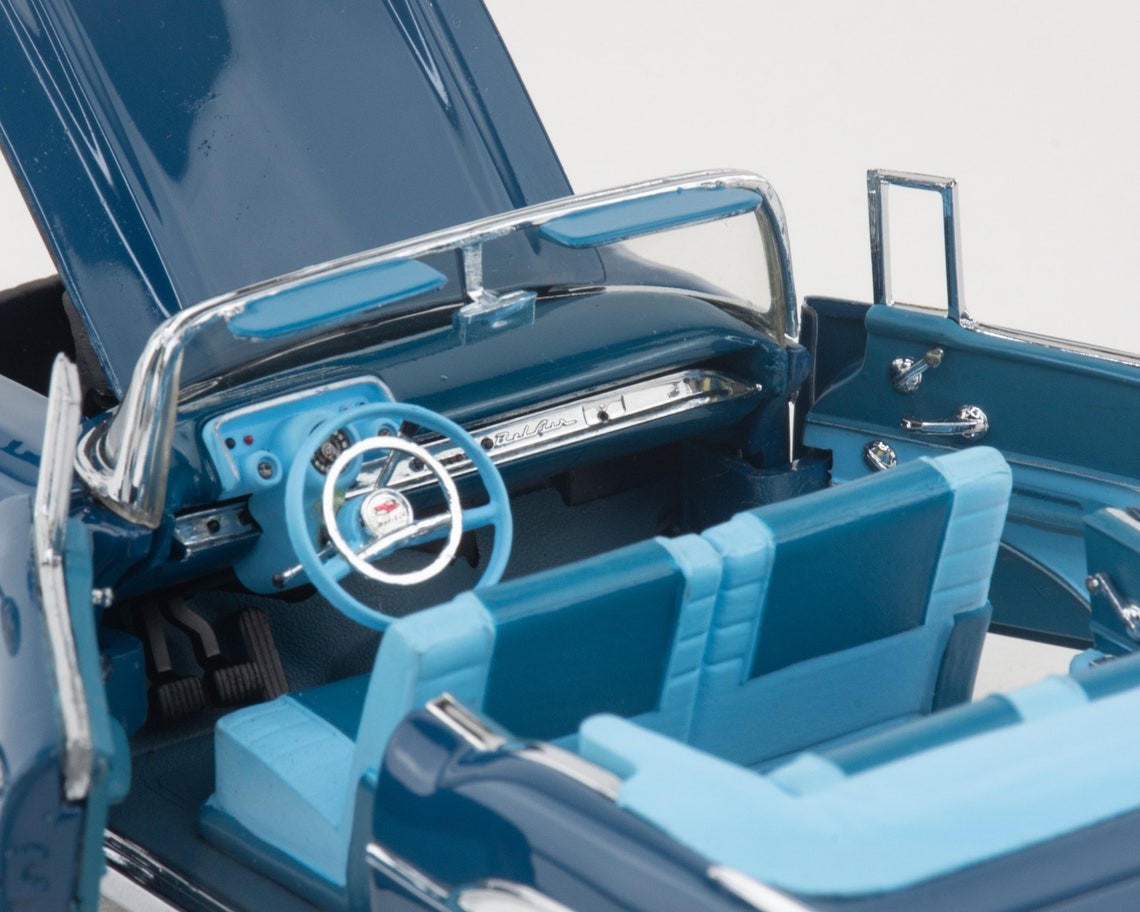 Danbury Mint 1/24 Scale 2070 - 1957 Chevrolet Bel Air - Blue