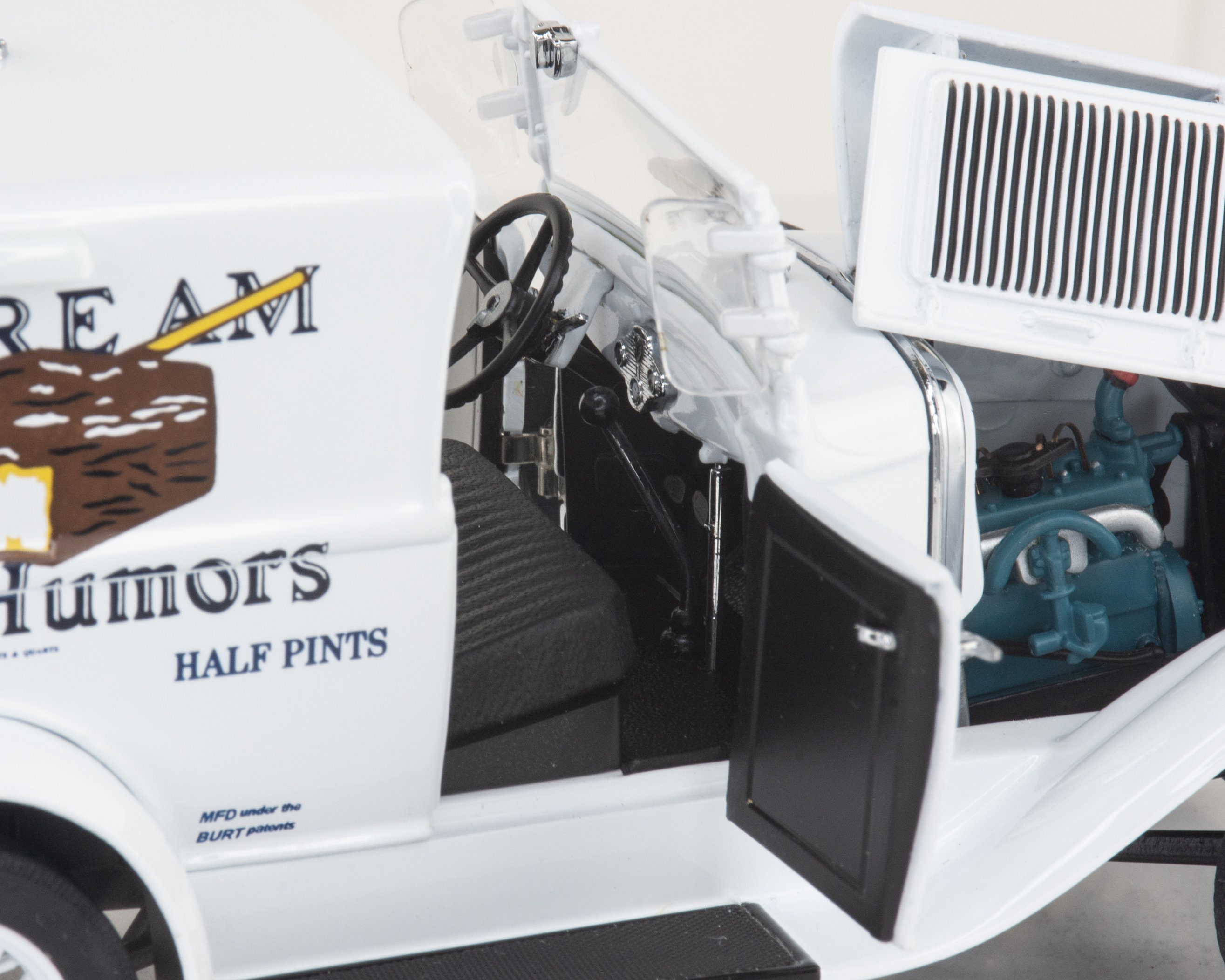 訳あってお買い得！30～80％OFF Ford 1931 Model Mint-diecast Cream-danbury Ice Humor Good A フランクリン・ミント