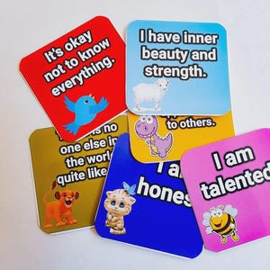 24 tarjetas coloridas de afirmaciones positivas para niños. Fomenta la confianza en los niños. Tarjetas digitales.