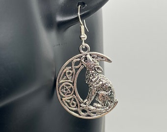 Socute925 Howling Wolf Earrings | Howling Wolf Dangle Earrings