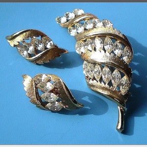 J.J. Jonette Marquis Rhinestone Brooch & Earrings Set
