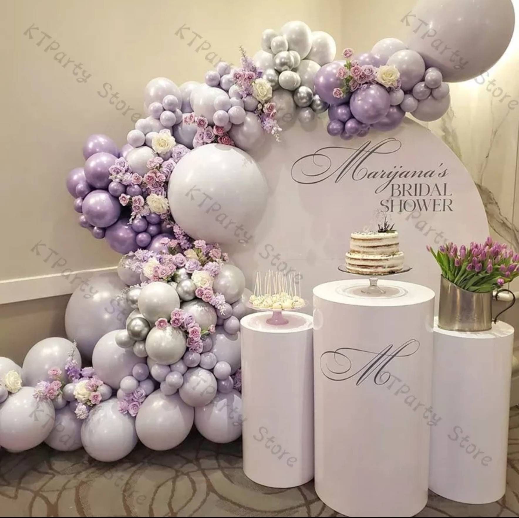 guirlande de ballons en forme de coeur déco mariage violet et