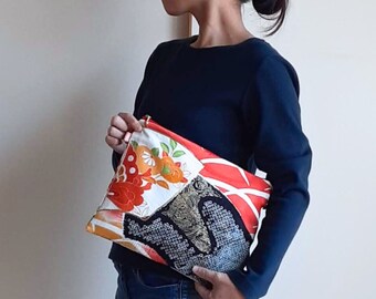 Kimono clutch bag, Zipper bag, Storage pouch Travel pouch, Tablet case, Padded zipper pouch, Upcycled furisode kimono