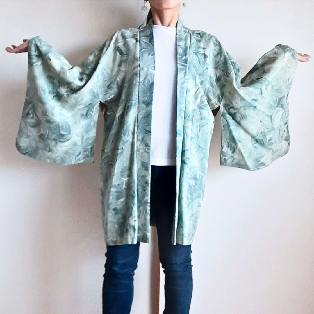 Vintage Japanese Kimono Jacket Haori, Floral Pattern, Light Green - Etsy Vintage Japanese Kimono Jacket Haori, Floral Pattern, Light Green - Etsy