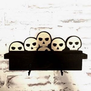 Skull keyholder, gothic wall hook, spooky home decor, skeleton key rack, macabre entry organizer, unique gift for horror fan, dark aesthetic