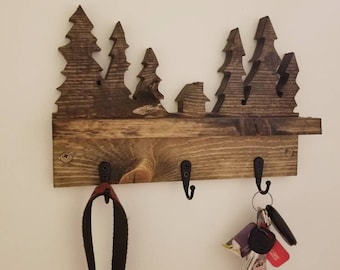 Pine tree key holder for wall with shelf, rustic cabin decor, entryway hook shelf, outdoorsy gifts for couple, coat hooks wall mount, purse