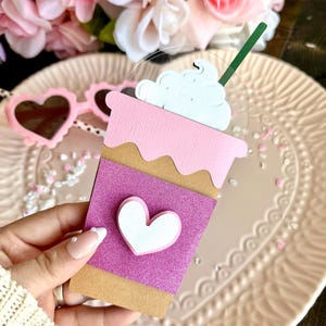 Portatarjetas de regalo Frappuccino SVG / Portatarjetas de regalo con forma de taza de café / Regalo para el día de San Valentín, cumpleaños, maestros, enfermeras / Cricut y Silhouette DIY