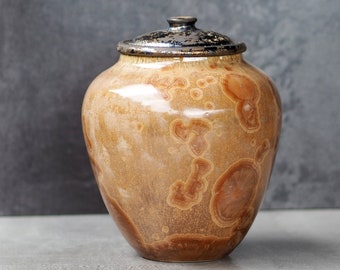 Medium ceramic cremation urn for ashes. ( no  167 ).