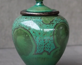 Small ceramic cremation urn for ashes.   ( no. 178 ).