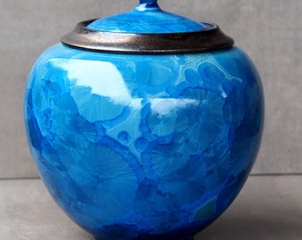 Large  ceramic cremation urn for ashes. (full size ). no 224