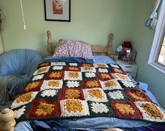 Manta de ganchillo cuadrada hecha a mano por la abuela