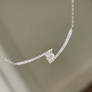 18K Solid Gold Diamond Bar Necklace / Diamond Smile Necklace for Everyday Wear / Minimalist Delicate Gold Bar Necklace / Curved Bar Necklace