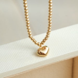 18K SOLID GOLD beads bracelet, solid gold dangling heart bracelet, heart charm beads bracelet, gold layer bracelet, gold bead bracelet