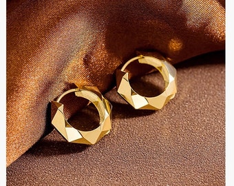 14K/18K Solid Gold Hoop Earrings, Gold Hoop Earring, solid gold hoop, Huggie Hoop Earrings, Facet Earring