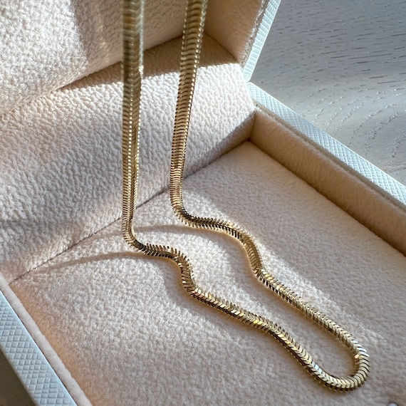 14k Gold 3.0mm Herringbone Chain 16 Inches | Sarraf.com