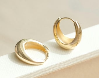 14K Solid Gold Oval Earrings, Tapered Oval Earrings, 14K everyday earrings,  oval Huggie Hoop Earrings, Everyday Tapered hoops