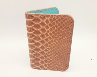 Tarjetero de piel de pitón hecho a mano: Cartera exótica con glaseado de miel