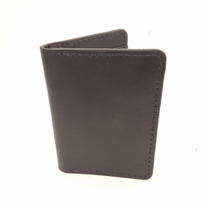 Cartera minimalista de cuero - Tarjeta de débito de crédito hecha a mano ID Badge Pass Holder Bifold Billfold Travel Mens Accesorios de regalo de moda de lujo