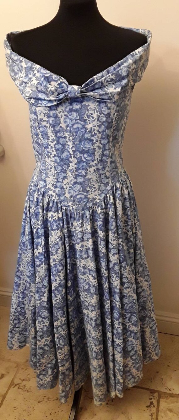 Gorgeous floral 1980's dress.