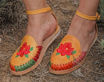 Sandalias Huarache de Cuero Hechas a Mano – Planas Mexicanas Bordadas