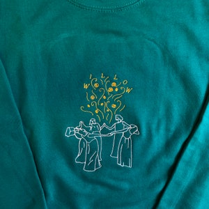 Willow TS Sweat-shirt brodé (inspiré de Taylor, Taylor Merch, Fan Merch, Idée cadeau, Cadeau d’anniversaire) - The Clique Clothing